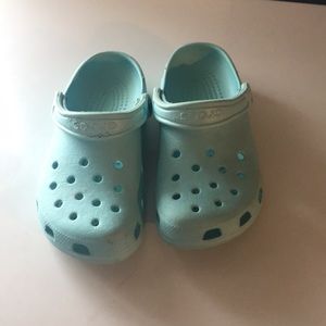 Mint crocs